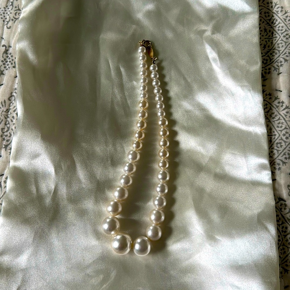 Vintage Faux Pearl Graduated Necklace, circa 1960-70